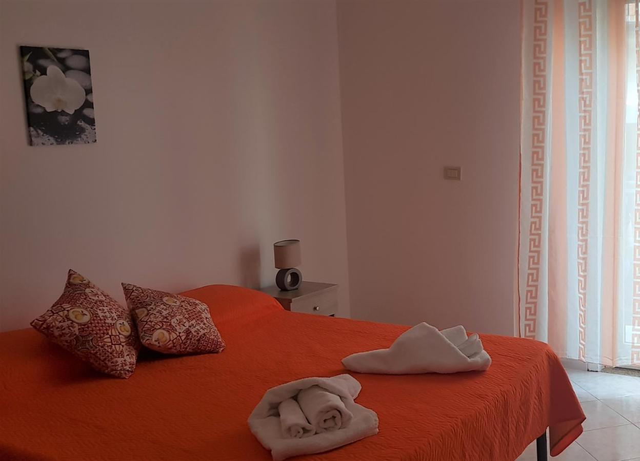 B&B La Costa Di Naxos Джардіні-Наксос Екстер'єр фото