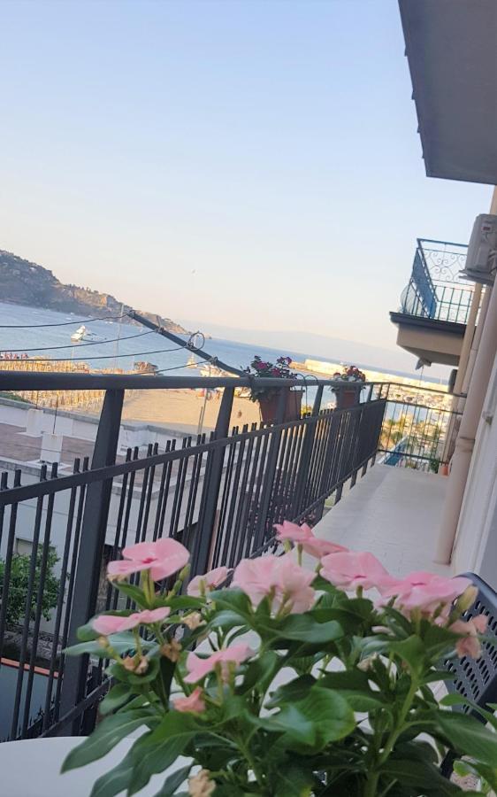 B&B La Costa Di Naxos Джардіні-Наксос Екстер'єр фото